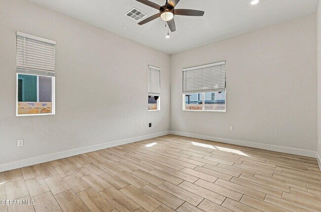 Building Photo - 1807 Ritzy Lou Pl