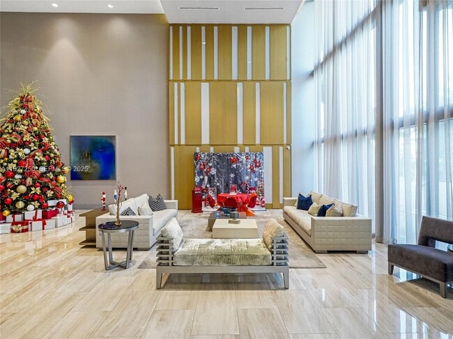 Building Photo - 5300 Paseo Blvd