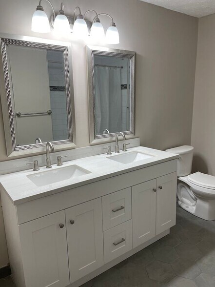 Building Photo - 6820 Fredmoor St