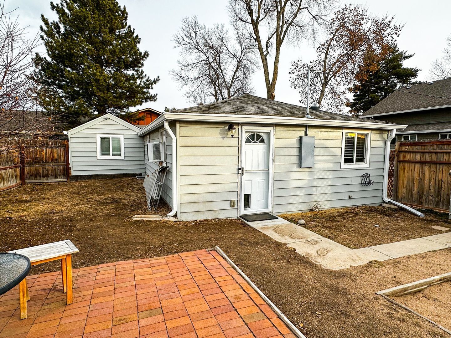 Building Photo - 1611 Carr St