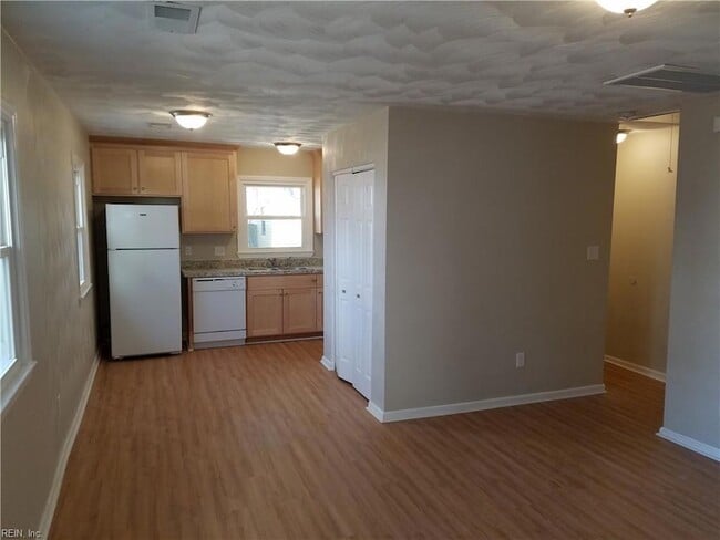 Building Photo - 8021 Ransom Rd
