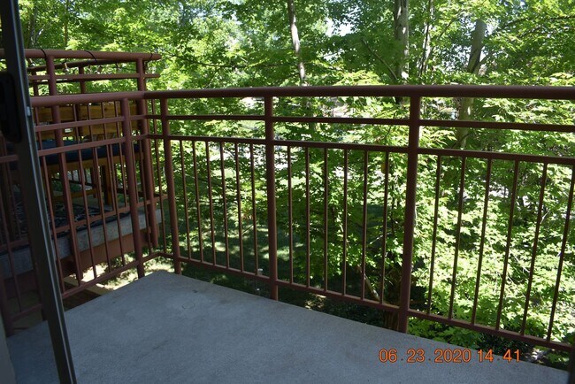 Building Photo - Beautiful 2 Bedroom Townhome / Old Town Ar...