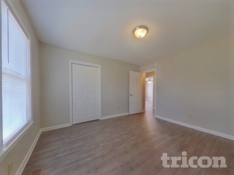 Building Photo - 529 Ferncliffe Rd