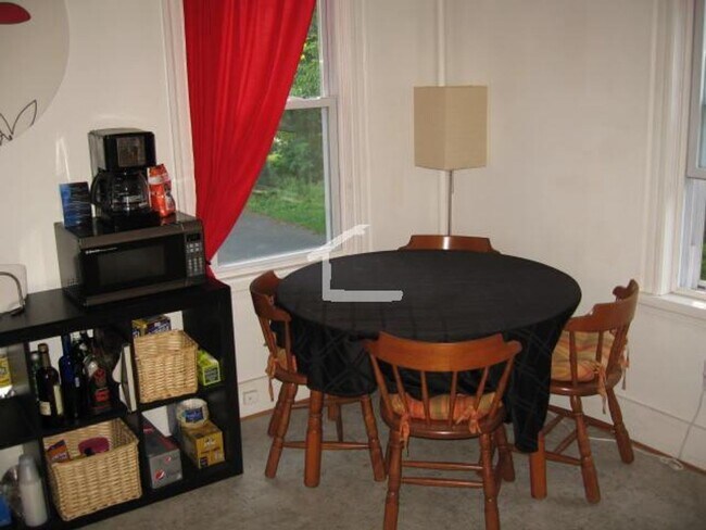 Building Photo - Wallingford 3 Bed