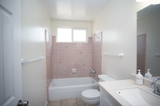 Building Photo - Beautiful Single Story Family Home Centrally Located Minutes From Downtown San Diego