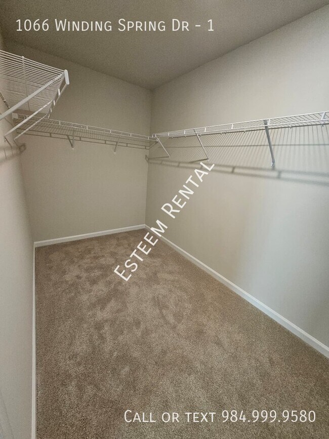 Building Photo - 1066 Winding Spg Dr