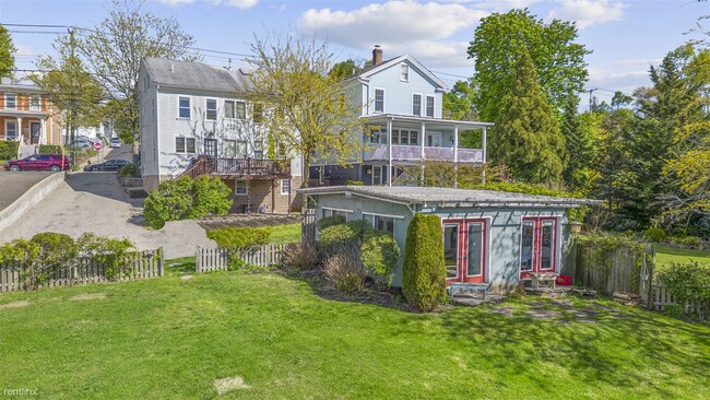 Building Photo - Studio, 1 bath House - 624 Quinnipiac Aven...