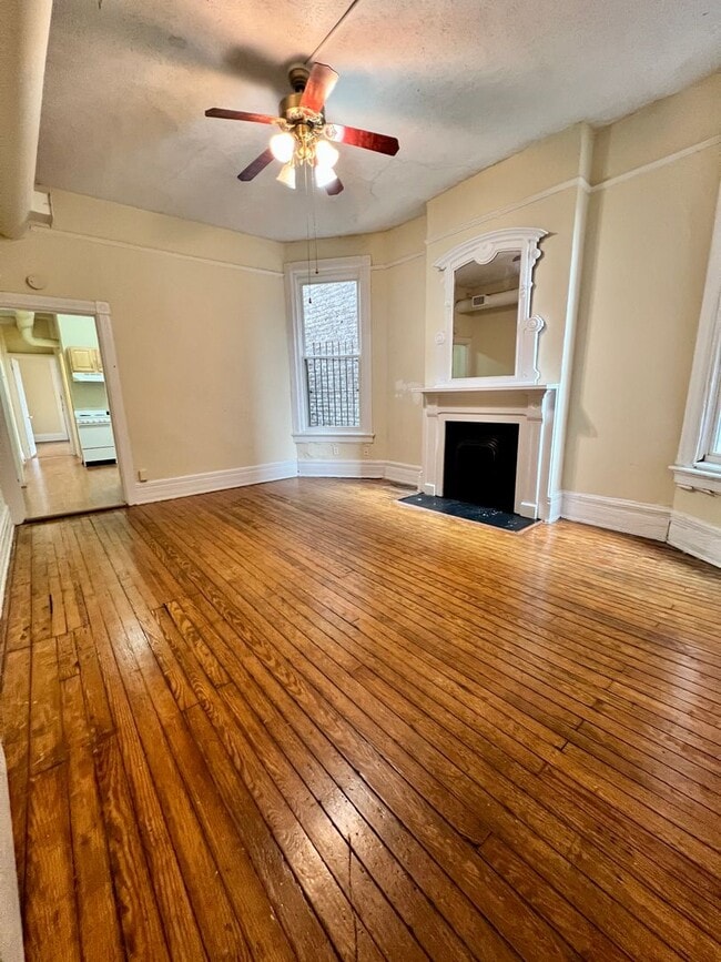 Building Photo - 12 E Main St