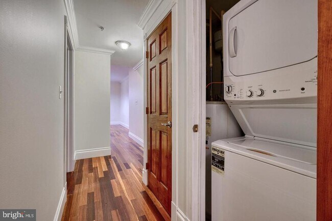 Building Photo - 2202 Park Ave