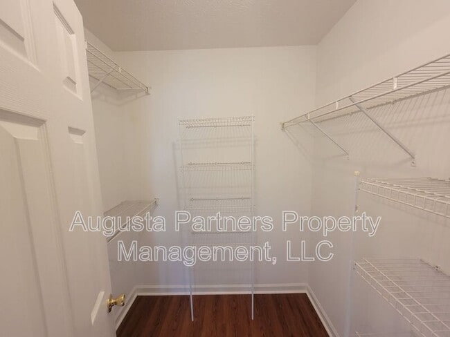 Building Photo - 920 Cammaron Way