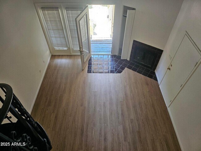 Building Photo - 30 E Brown Rd