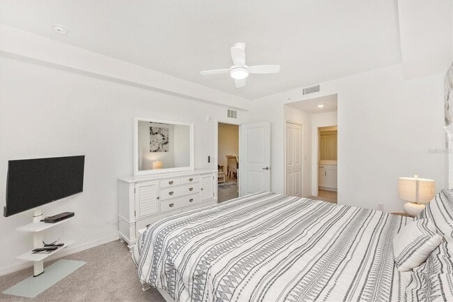 Building Photo - 12280 Wellen Golf St