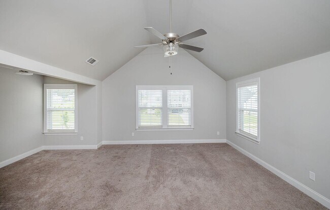 Building Photo - Like New Home in Evans