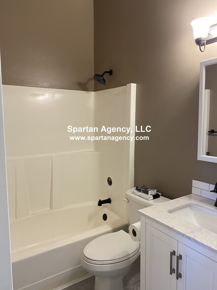Building Photo - 1305 23rd St NW