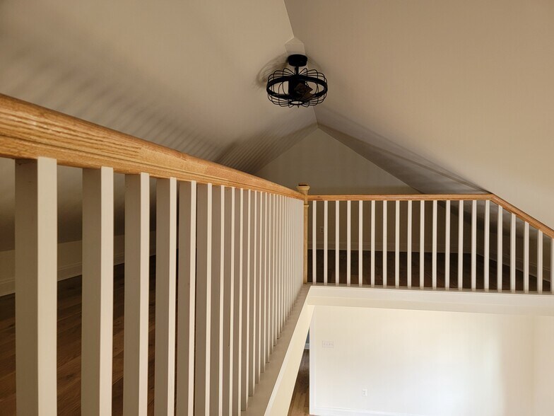 Building Photo - 7143 Hesperides Dr