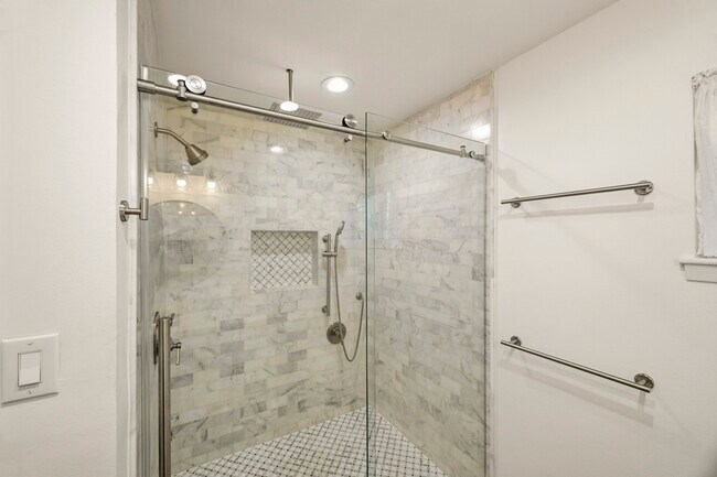 Building Photo - 6131 Yarwell Dr