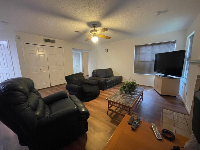 Building Photo - 2300 Old Spanish Trl