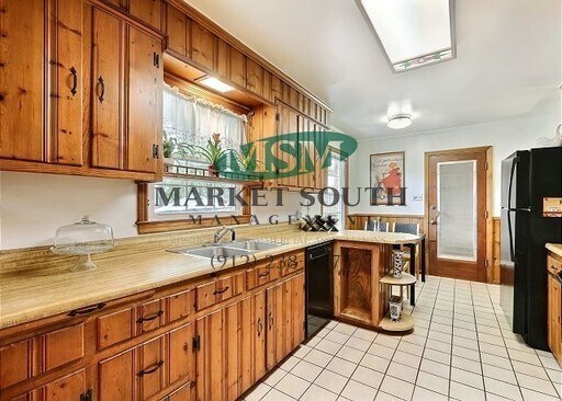 Building Photo - HOME IN KENSINGTON PARK