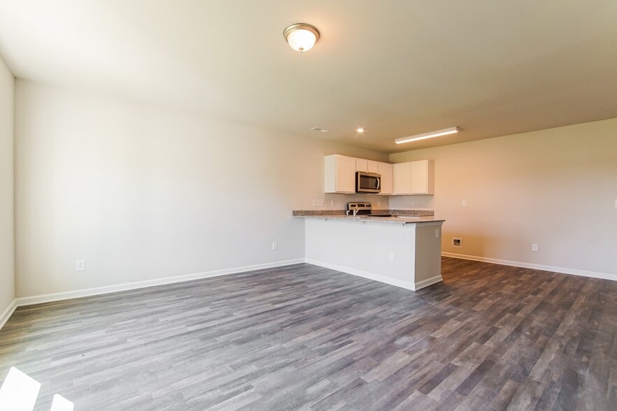 Building Photo - 1212 Hope Farm Dr