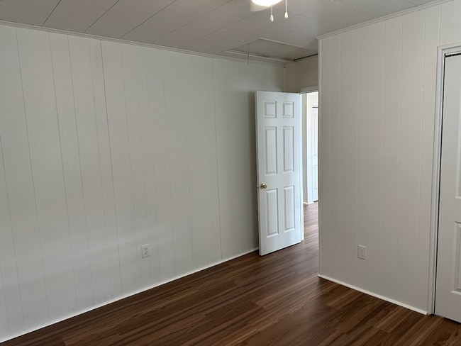 Building Photo - Spacious 4-Bed Home with Garage Near I-225 and Parks!