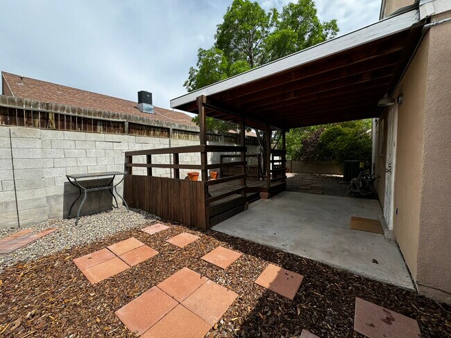 Building Photo - 10712 Stanley Dr NW