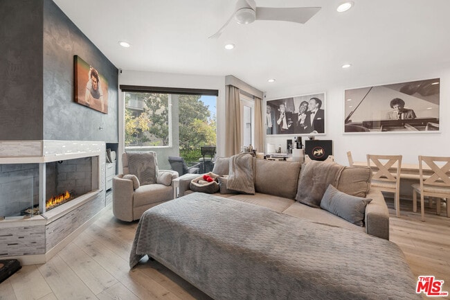 Building Photo - 8601 W Knl Dr