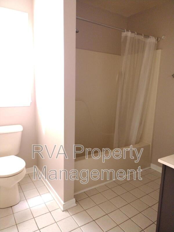 Building Photo - 5815 Meadowood Pl