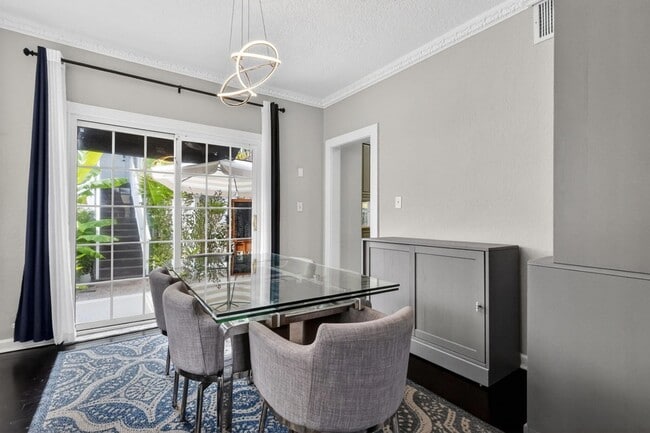 Building Photo - 412 El Prado