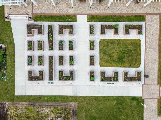 Building Photo - 17554 Pleasantview Blvd