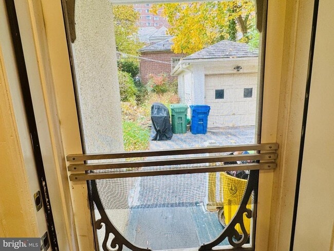 Building Photo - 3902 Hadley Square W