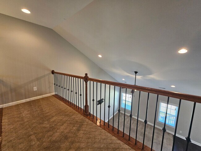Building Photo - Luxury living at Hawthorne Ridge