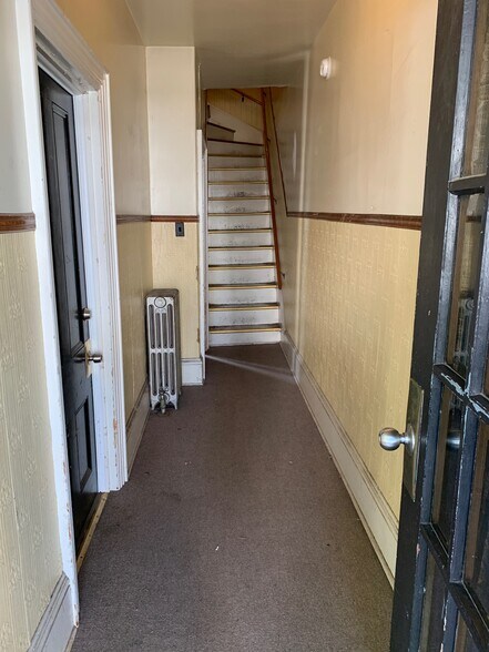 Building Photo - 115 Bullman St