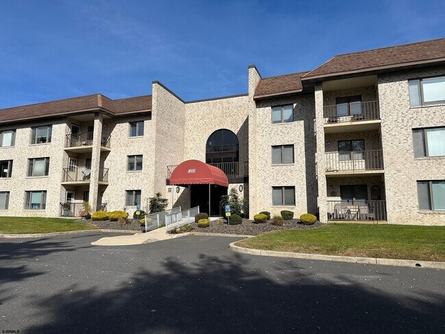 Building Photo - 1108 Dolphin Ave