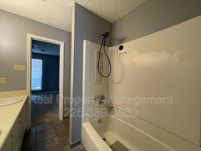 Building Photo - 1724 Brightside Dr