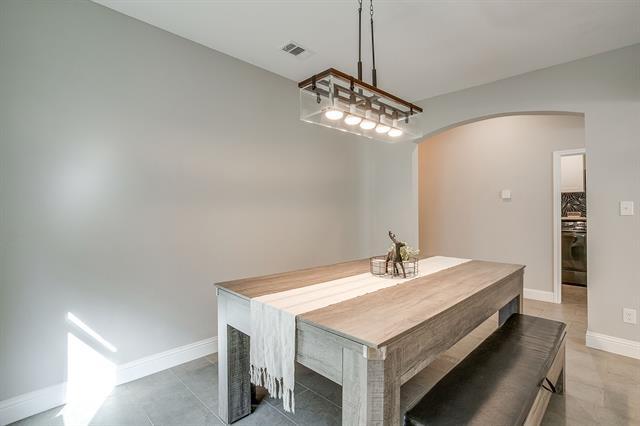 Building Photo - 5617 Kilpatrick Ave