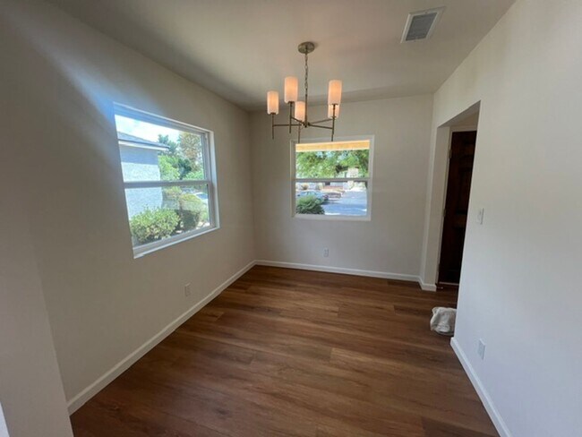 Building Photo - 6557 McLennan Ave