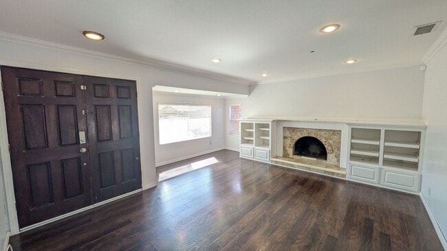 Building Photo - Excellent Location in Mira Mesa!