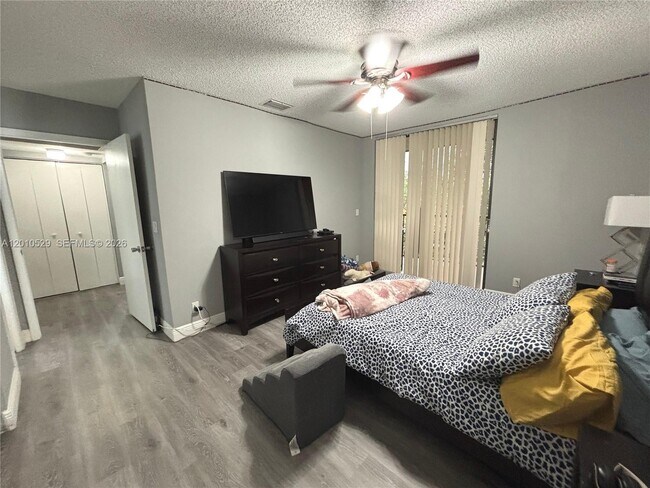 Building Photo - 3859 Coral Tree Cir