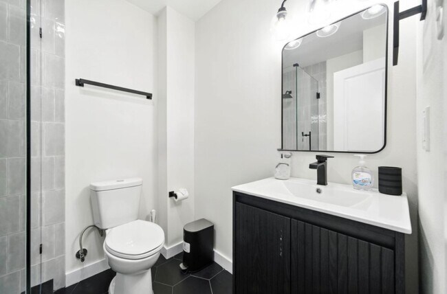 Building Photo - 10907 Olympia Dr