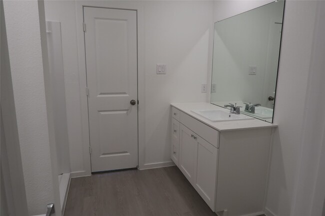 Building Photo - 908 Woodhaven Lks Dr