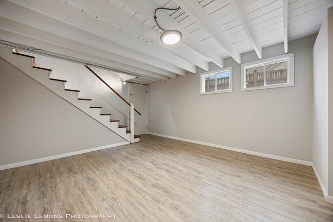 Building Photo - 629 S Main St