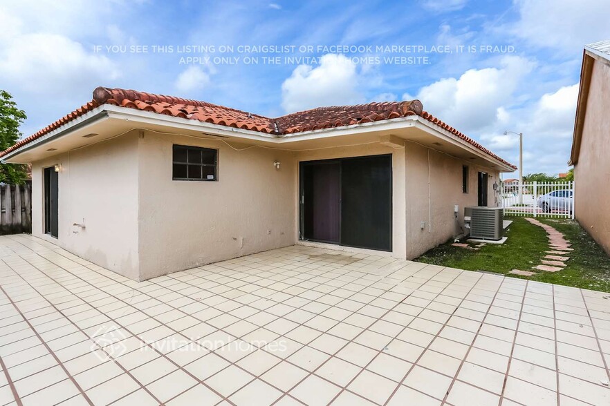 Building Photo - 5790 SW 156th Ct