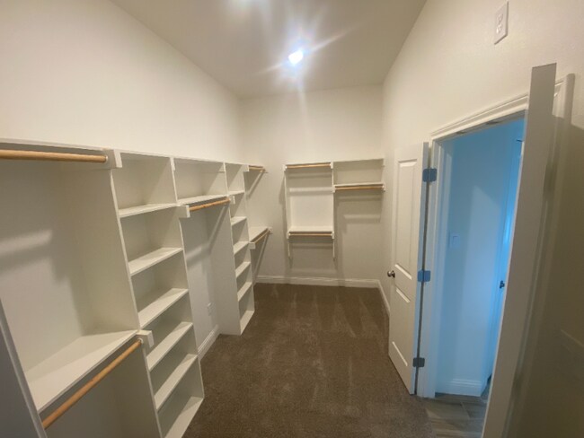 Building Photo - 145 Overlook Dr