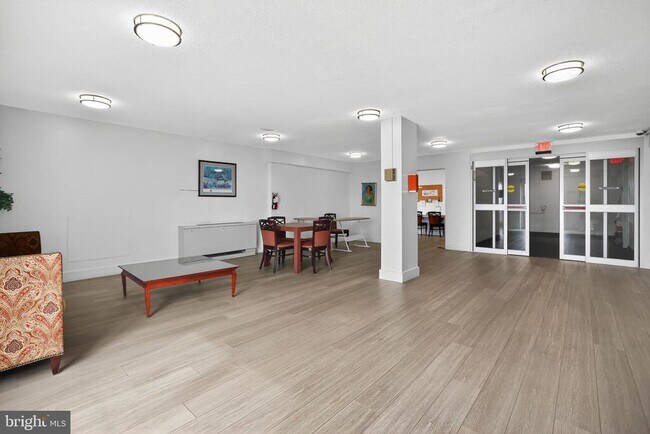 Building Photo - 5500 Friendship Blvd