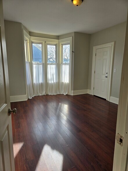 Building Photo - 85 Wood St