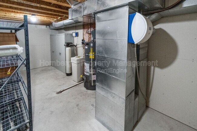 Building Photo - 6415 S Woodland Ct