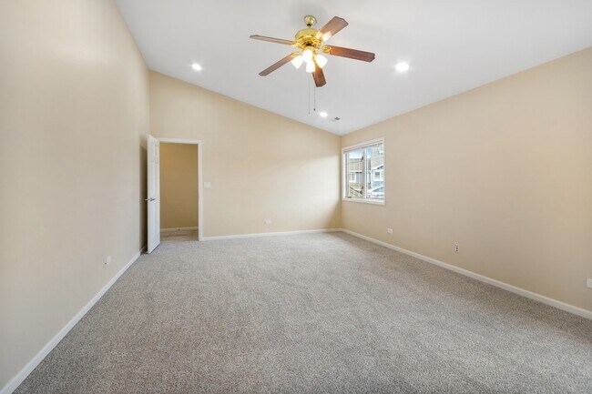 Building Photo - 507 W Parkside Dr