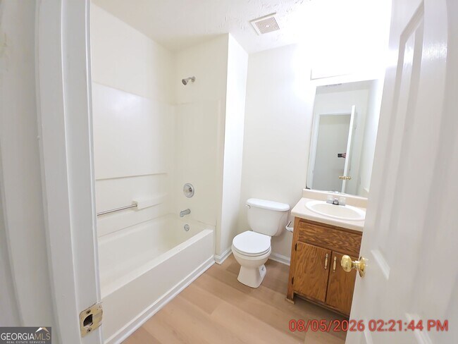 Building Photo - 48 Phillips Dr