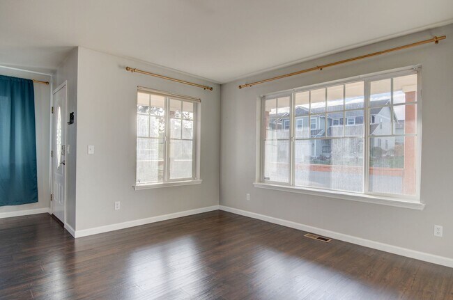 Building Photo - 5-Bedroom Home with Primary Bedroom on Main Floor