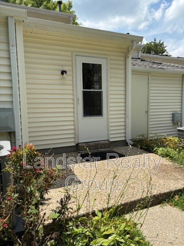 Building Photo - 4927 Villa Fair Rd
